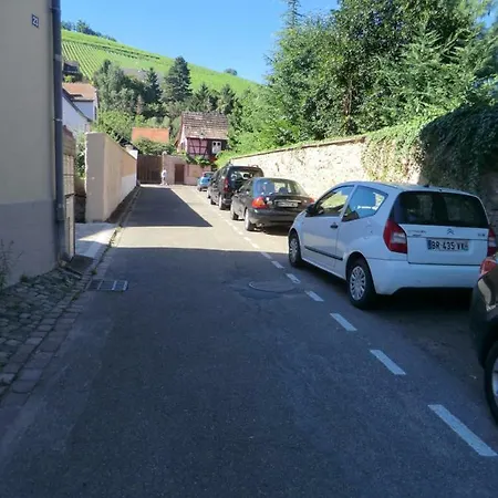 Par Ci, Par La Apartament