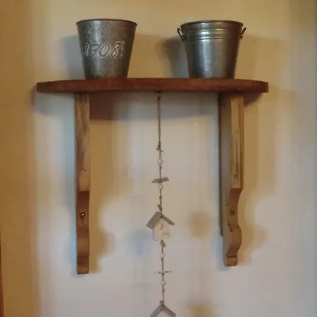 Par Ci, Par La Apartament